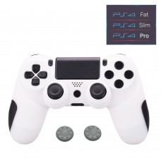 Силиконовый, защитный белый чехол для геймпада DUALSHOCK 4 Sony PlayStation PS4 Pro / PS4 Slim / PS4 Fat и две накладки на стики (thumb grips)